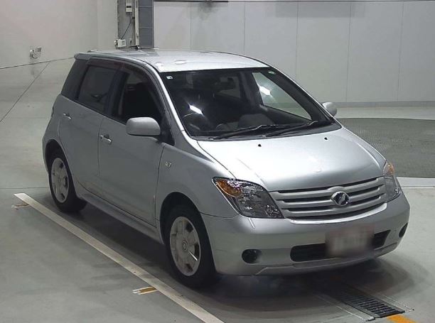 Toyota IST image 3