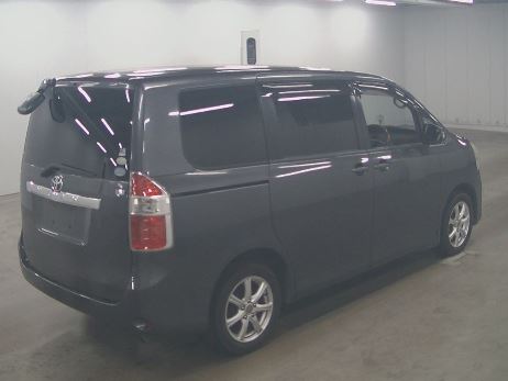 Toyota Noah X image 3