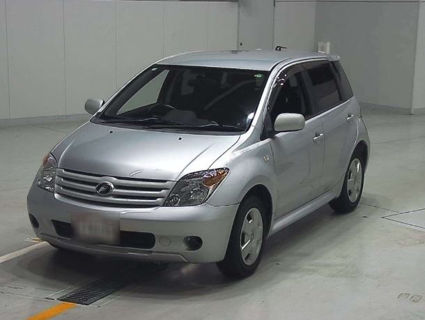 Toyota IST image 4