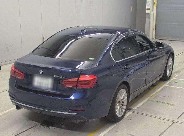 BMW 3 Series Sedan image 2