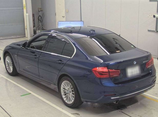 BMW 3 Series Sedan image 4