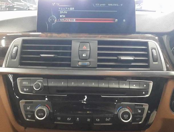 BMW 3 Series Sedan image 7