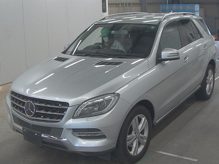 Merc ML350 BlueTec image 2