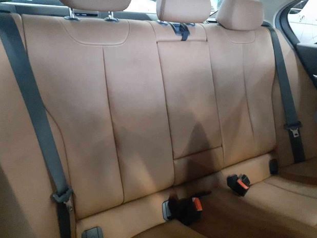 BMW 3 Series Sedan image 8