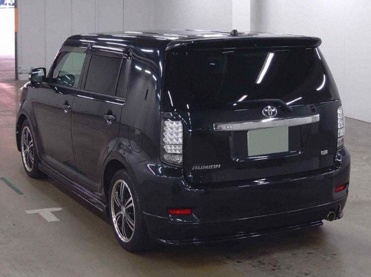 Toyota Corolla Rumion image 3