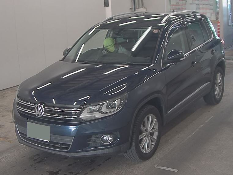 Volkswagen Tiguan AWD image 2