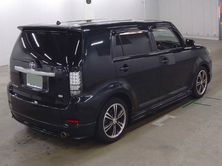 Toyota Corolla Rumion image 4