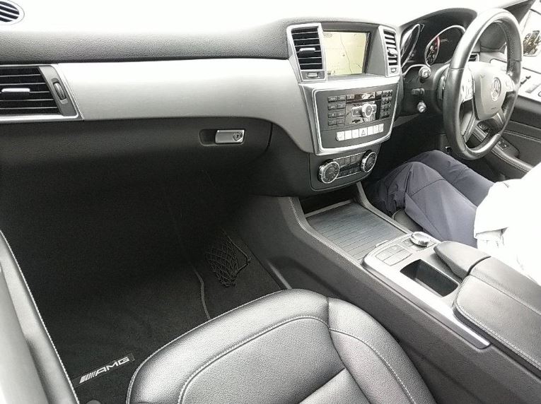 Merc ML350 BlueTec image 5