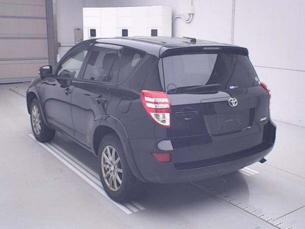 Toyota RAV4 AWD image 2