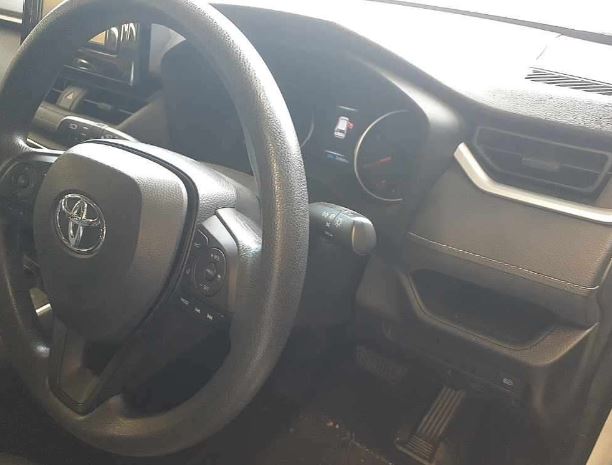 Toyota RAV4 X image 6