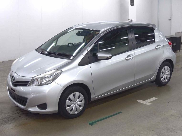 Toyota Vitz image 2