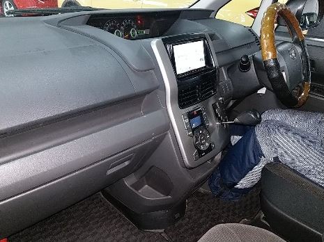 Toyota Noah X image 6