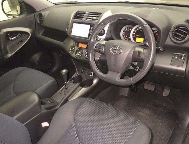 Toyota RAV4 AWD image 3