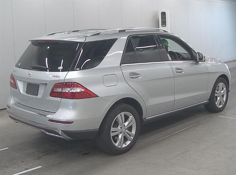 Merc ML350 BlueTec image 4